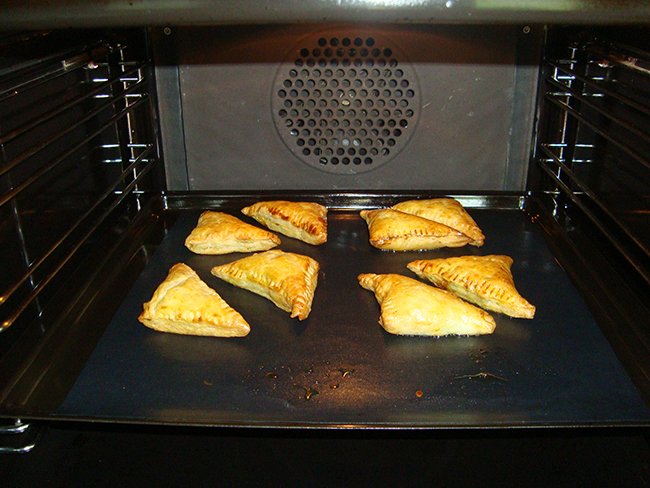 Hapje van bladerdeeg met ham, kaas en pesto
Recepten - Voorgerechten & hapjes
Klik om meer te lezen
