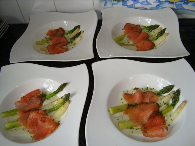 Koude asperges met aspergecrème en gerookte zalm of gravad lachs
Recepten - Groenten, Voorgerechten & hapjes
Klik om meer te lezen