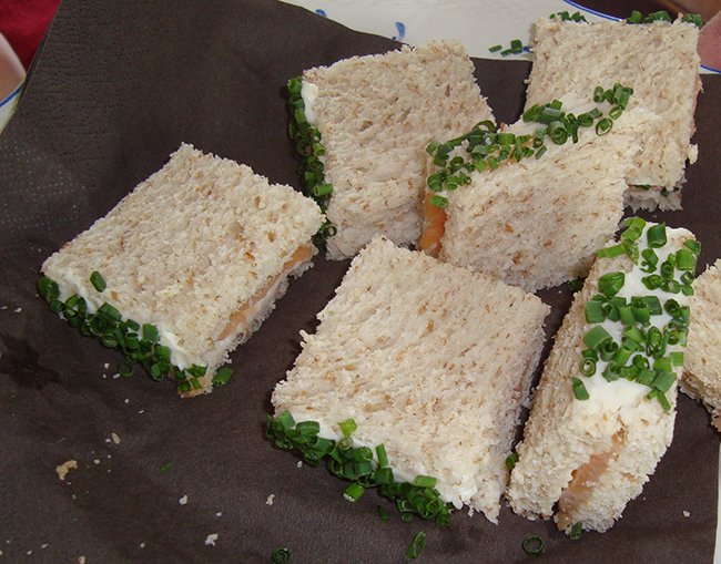 Mini broodjes met smeerkaas, gerookte zalm en bieslook
Recepten - Voorgerechten & hapjes
Klik om meer te lezen