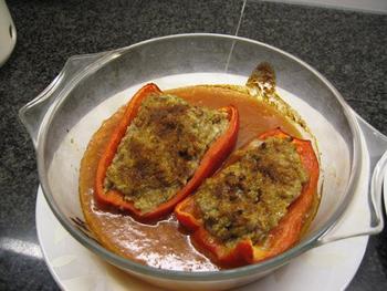 Gevulde paprika met tomatensaus en rijst 7