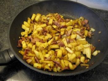 Quiche met aardappelen, appelen, spek en kwarkdeeg 4