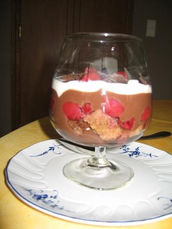 Trifle met chocoladecake en chocoladecustard 5
