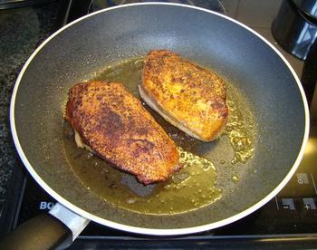 Eendenborstfilet met roomsaus en savooikool 5