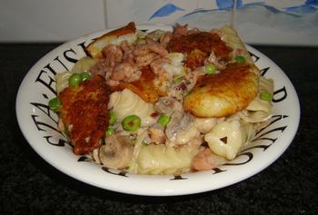 Festonati pasta of andere deegwaren met visfilets, garnalen en champignons 8