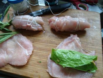 Kippenrolletjes met ham, sla, gehakt en venkelrisotto 5