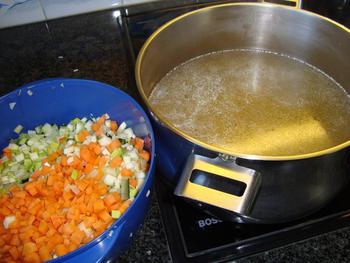 Rundbouillon met mirepoix groenten 5