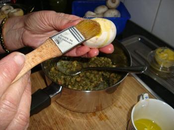 Tapa: gevulde champignons met chorizo en paprika 2