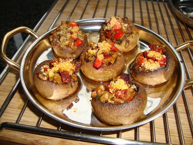 Tapa: gevulde champignons met chorizo en paprika 1