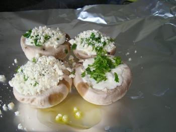 Champignons gevuld met kruidenkaas op de barbecue 2