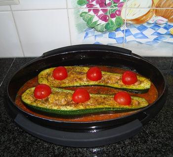 Gevulde courgette met gehakt en tomatensaus 10