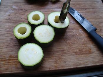 Gevulde courgette met gehakt en tomatensaus 3