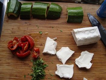 Gevulde courgette met kaas en zongedroogde tomaten 6