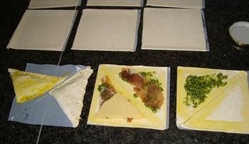 Hapje van bladerdeeg met ham, kaas en pesto 3