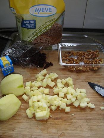 Meergranenbrood met appel, rozijnen, noten en speculaaskruiden 2