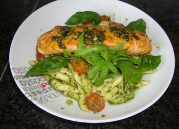 Pasta met pesto, racletsla en zalm 7