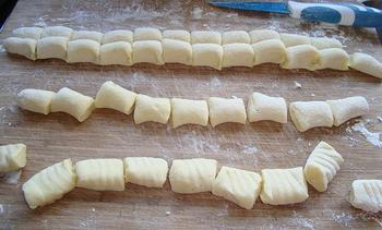 Gnocchi met groene groenten en kruidenkaas in de oven 7