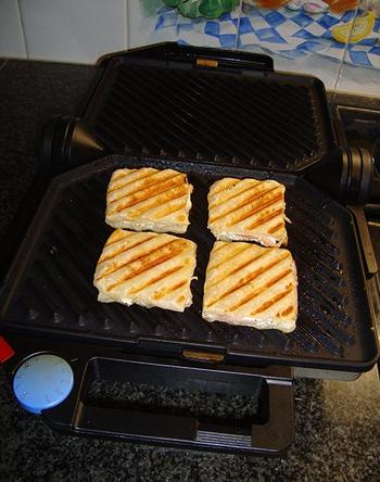 Hapje: hartige wafeltjes met kruidenkaas en ham of zalm 4