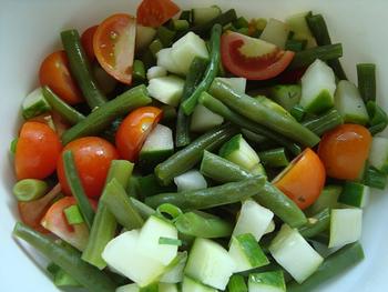 Koude bulgursalade met erwten en een frisse sla 7