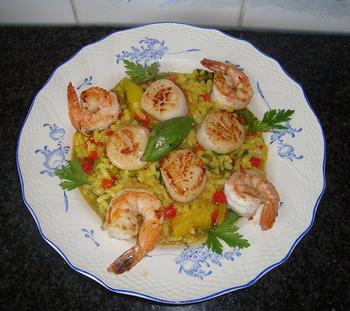 Risotto met peultjes, paprika, sint Jacobschelpen en scampi 5