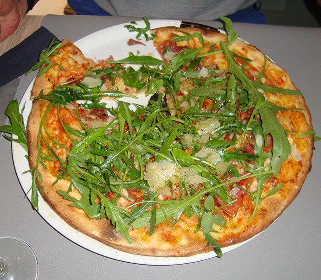 Pizza met Parma ham en rucola , recept , pizza &amp; pasta of deegwaren • Gette