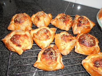Cypriotische paasbroodjes met kaas: flaounes 10