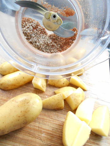 Gemarineerde varkensribbetjes met aardappeltjes in de oven 2