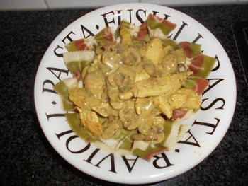 Kalkoenfricassee met champignonsaus en pasta 6