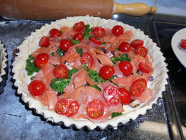 Quiche met boerenkool (kale), gerookte zalm en tomaatjes 8