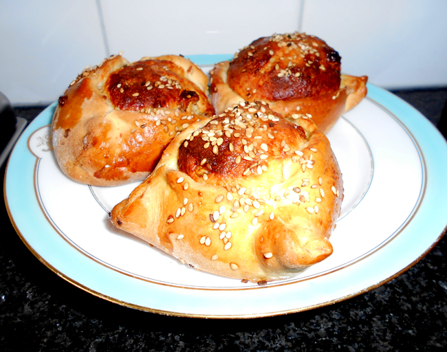 Cypriotische paasbroodjes met kaas: flaounes 1