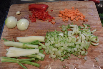 Bleekselder, paprika en gehaktballen in tomatensaus 3