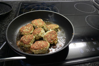 Bleekselder, paprika en gehaktballen in tomatensaus 4