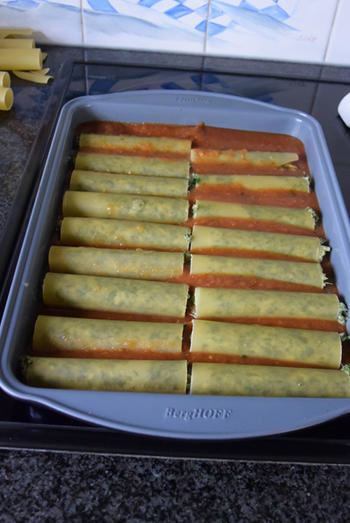 Cannelloni gevuld met gehakt en spinazie met tomatensaus 3