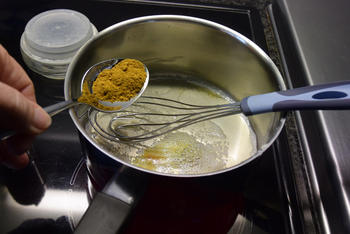 Eenvoudige kerriesaus of currysaus 2