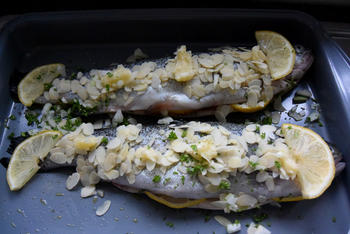 Forel met amandelen in de oven 4