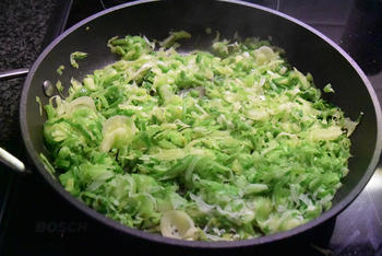 Ovenschotel van visfilets, prei en aardappelen. 2