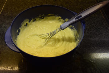Taart met pudding, ananas en eiwitschuim 2