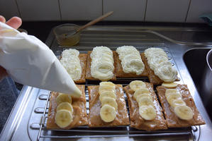 Bladerdeeggebakje met banaan en mascarpone 9