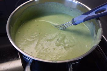 Met vis en courgette gevulde conchiglioni (pastaschelpen) met broccoli-kaassaus 7