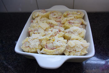 Ovenschotel met gevulde broodrolletjes van asperges en ham 7