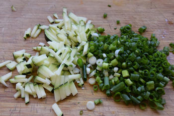 Omelet met lente uitjes en courgette 2