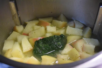 Thermomixrecept: romige soep met spinazie, courgette en appel. 6