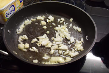 Zeebaarsfilet op vel gebakken met champignonsaus en rijst 2