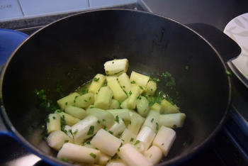 Kip in de oven met gestoofde asperges en aardappelpuree 6