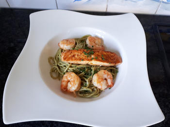 Pasta met pesto, zalm en scampi 4