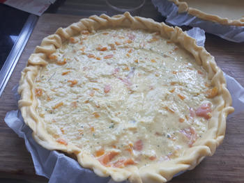 Quiche met gerookte zalm, bloemkool en paprika 6