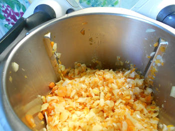 Thermomixrecept: Knolseldersoep met appel en currypoeder 3