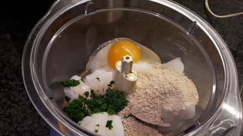 Eenvoudige visballetjes (visköfte, -kefta of –keftedes) met mosterdsaus en kappertjes 3