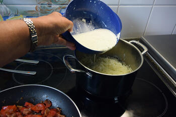 Ovenschotel met rijst, ontbijtspek, paprika en mascarpone 7