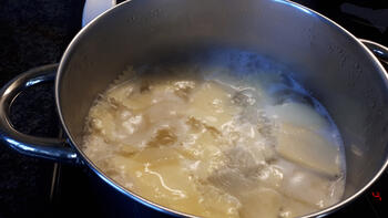 Pasta in kaasbouillon en spiegelei 4