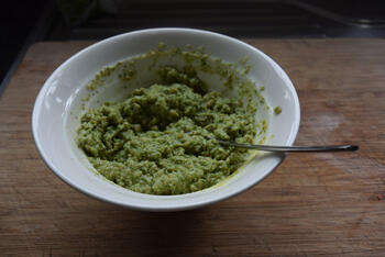 Pasta met asperges, erwten en hazelnootpesto 3